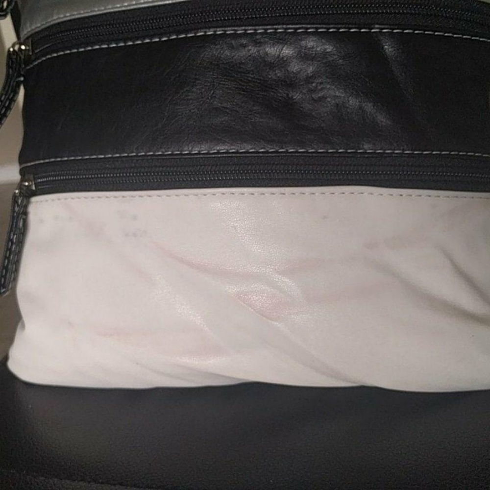 Crossbody - Picture 5 of 6